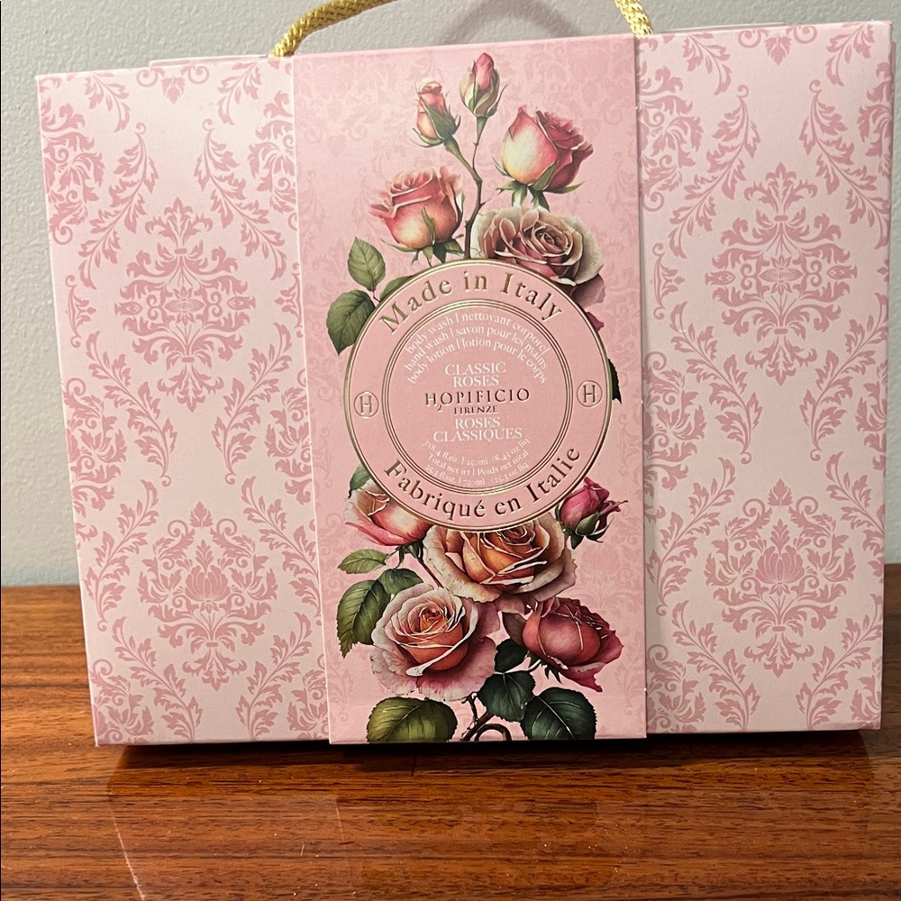Classic Roses Bath & Body Gift Set - Pink